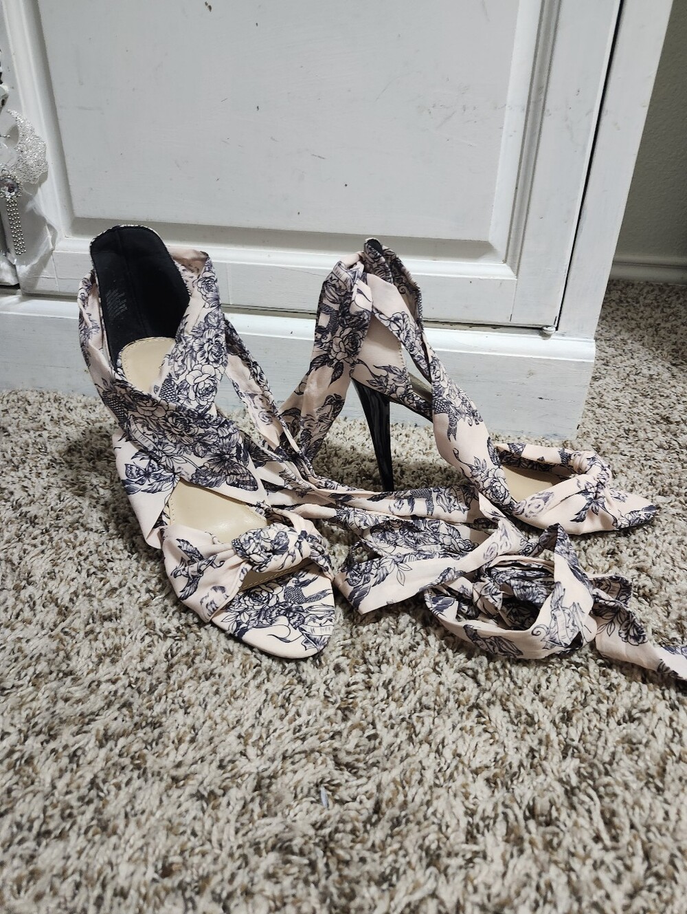Shoe Dazzle Blush Floral Lace-Up Stiletto Heels 10